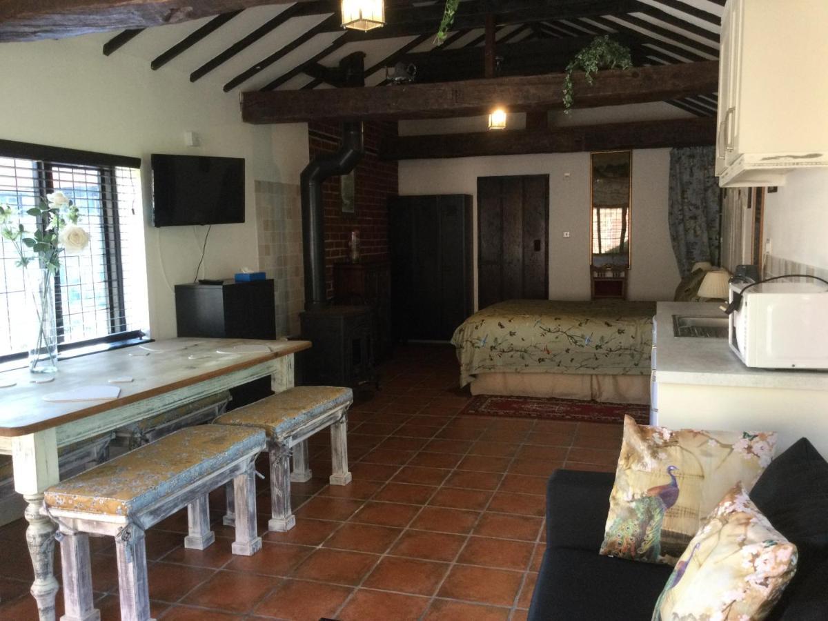The Garth Guest Suite Studio Cottage Lingfield Buitenkant foto